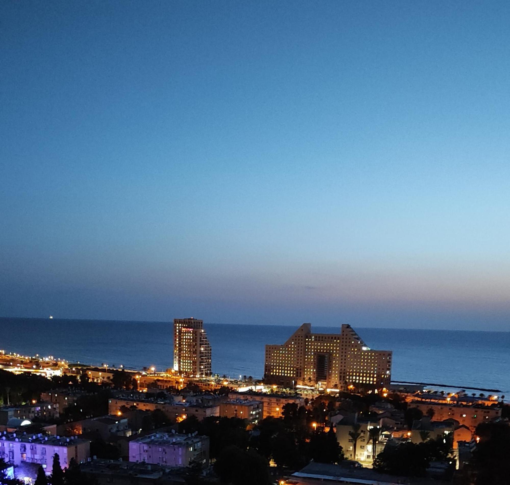 Apartment Stunning On The Water Haifa